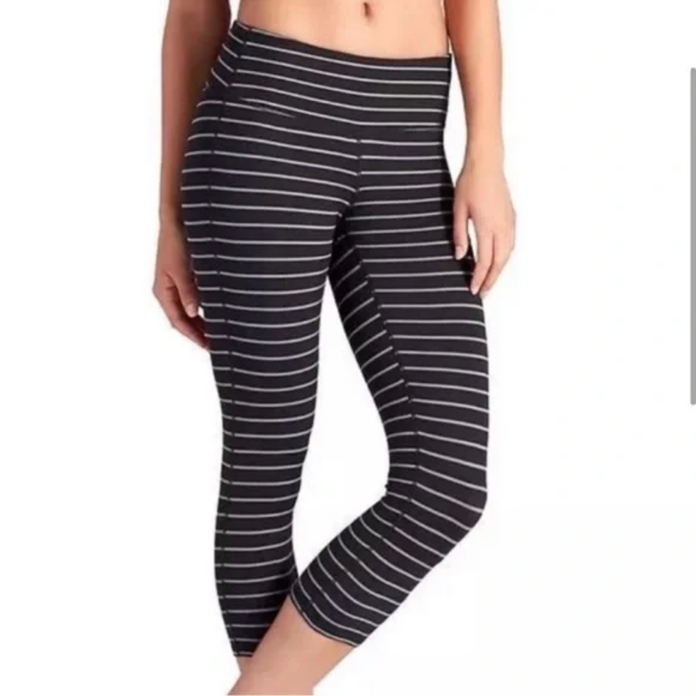 Athleta Chaturanga Capri Striped Tight Leggings in Black/Grey Size Small